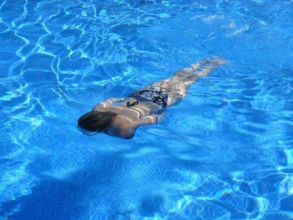 Opter pour un camping avec piscine couverte près de Vannes
