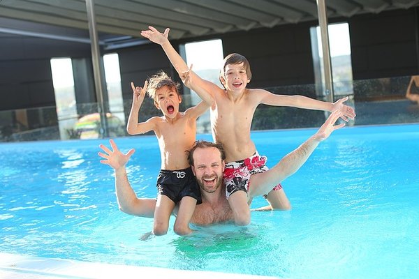 Détente aux Eyzies dans un camping de rêve avec piscine